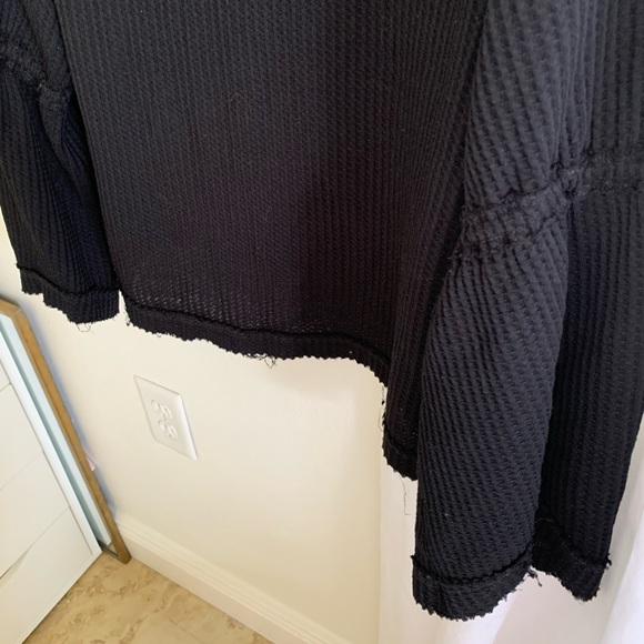 Free people | we the free black balloon sleeve distressed top 🥀 - Picture 8 of 15